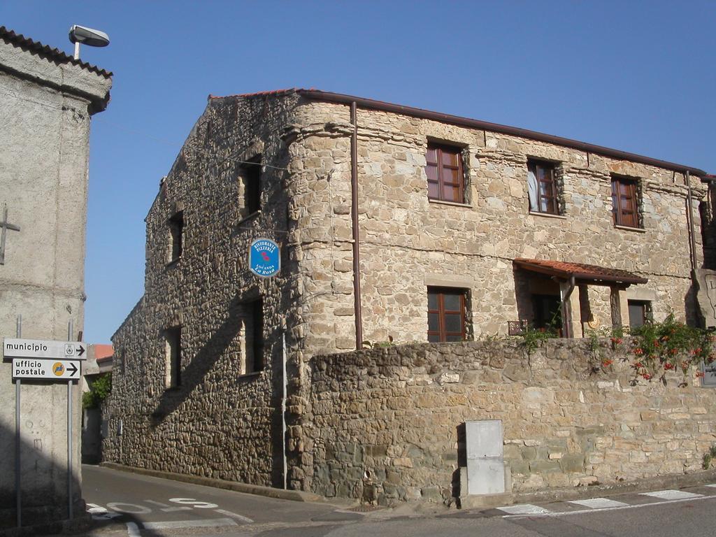 Locanda La Rosa Pauli Arbarei Exterior foto