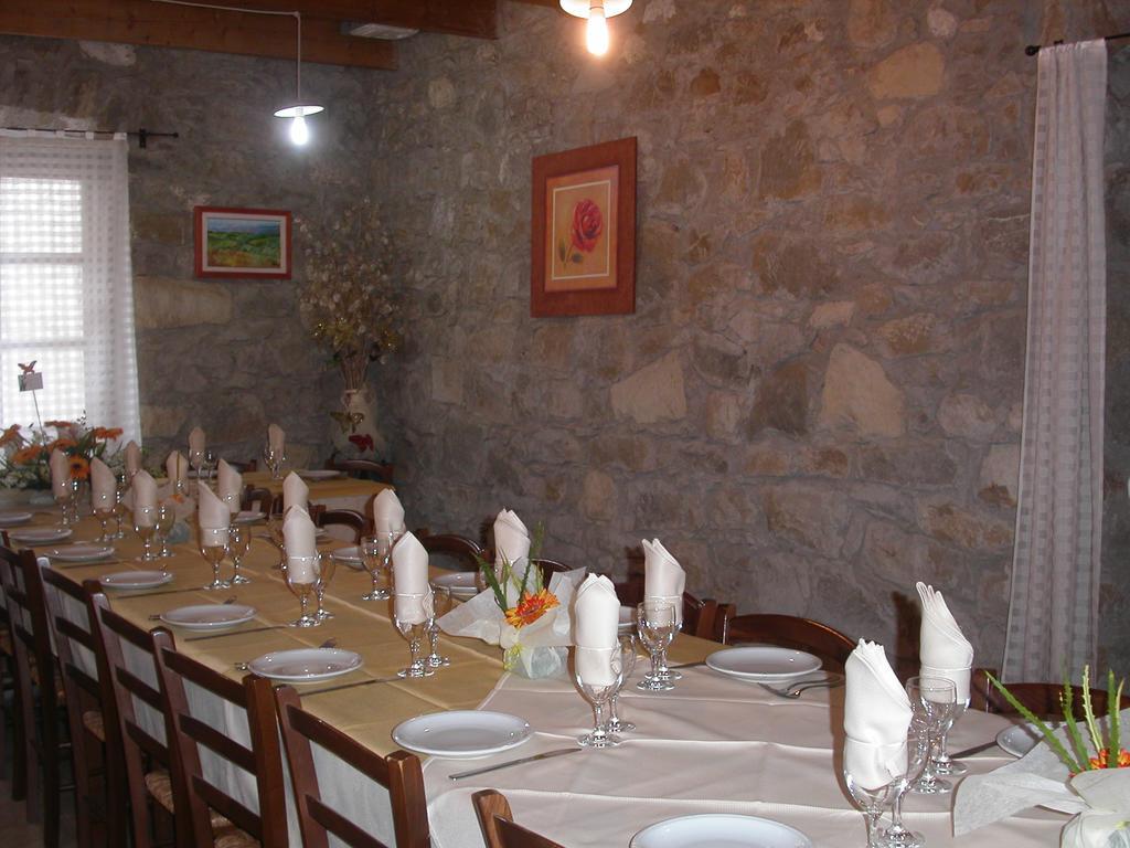 Locanda La Rosa Pauli Arbarei Exterior foto